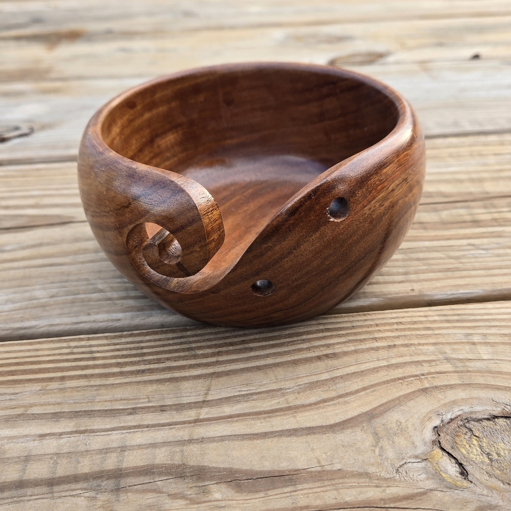 Hand carved wood bowl, small size yarn bowl wooden yarn bowl, knitting - Picture 6 of 11